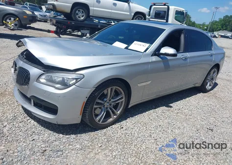 2015 BMW 750Li из США, поврежденный, VIN WBAYE8C5XFD781635